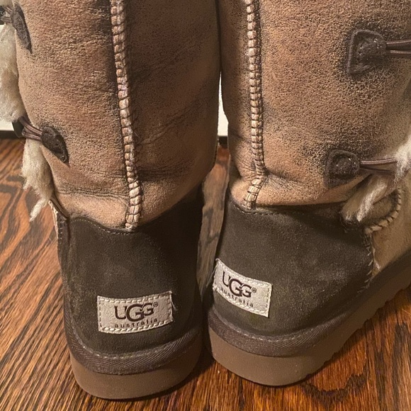 *RARE* UGG Australia Bailey Button Triplet Size 8 - Picture 6 of 14